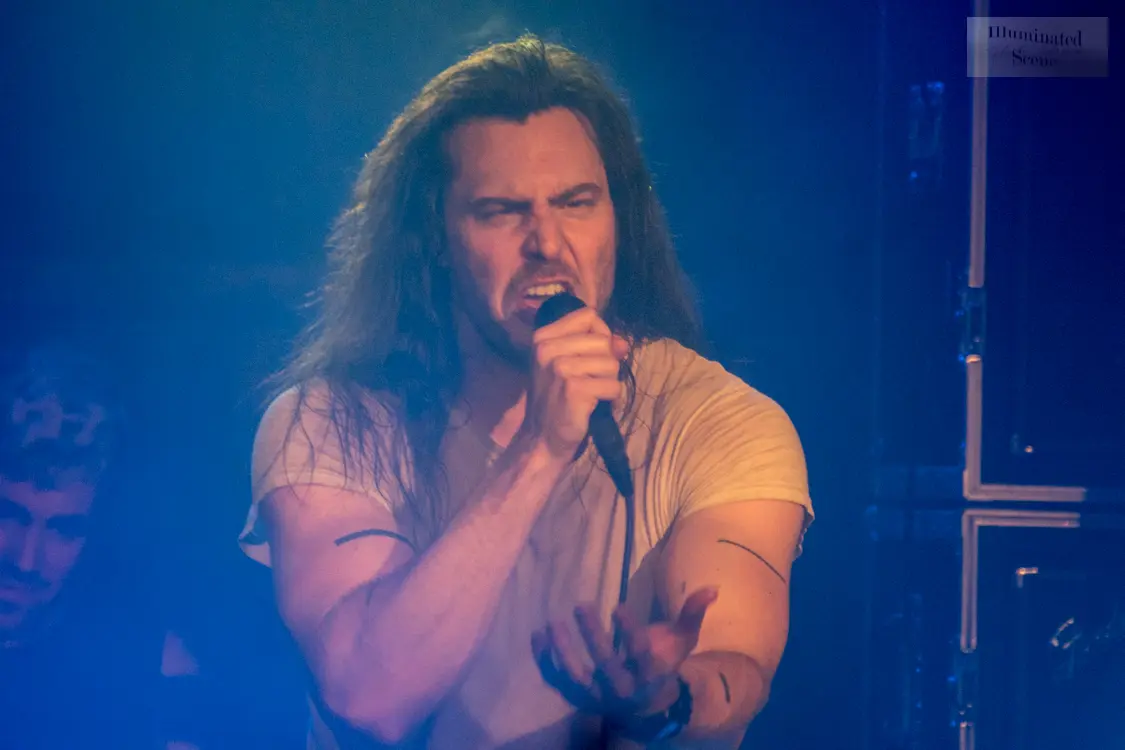 Andrew w.k певец. Рок группа Andrew WK. Andrew WK пони.