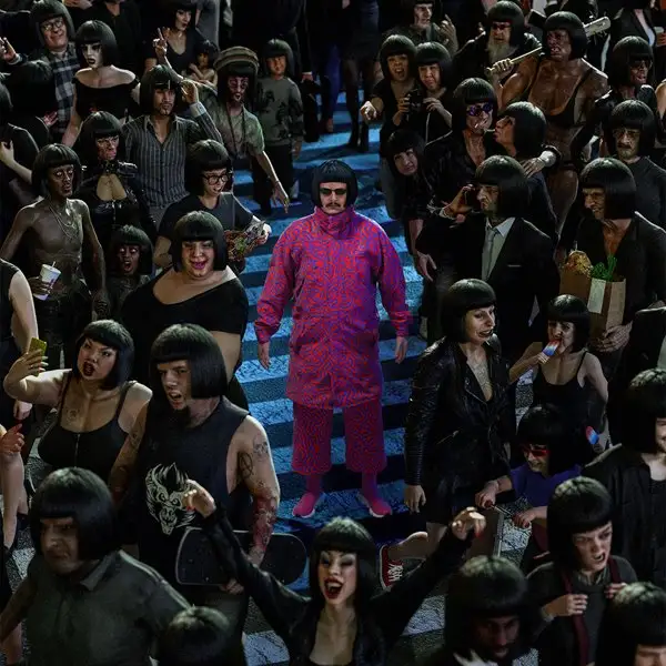Oliver Tree - Alone In A Crowd