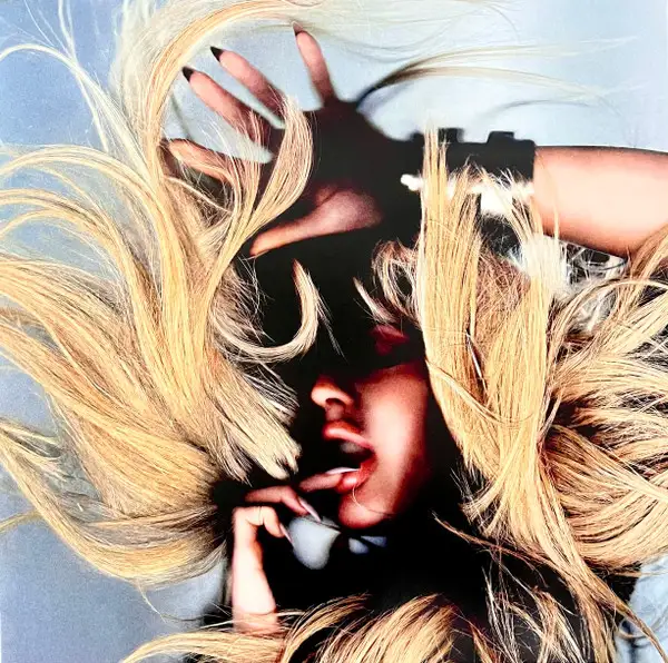 Ellie Goulding - I Know Too Much