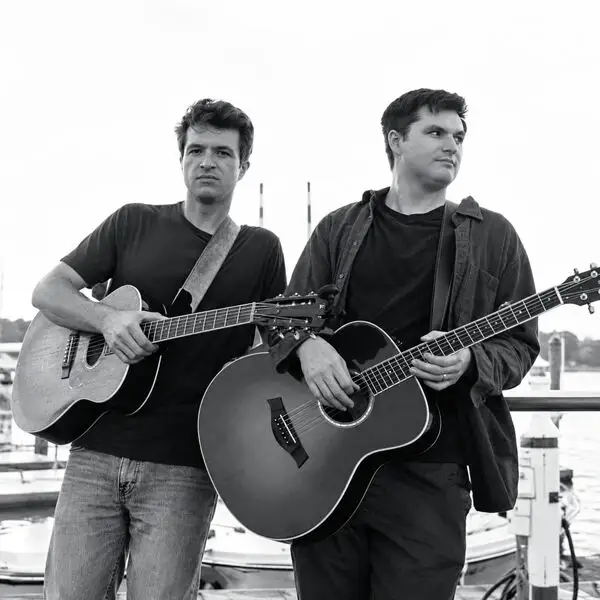 The Como Brothers / Whisper In The Wind